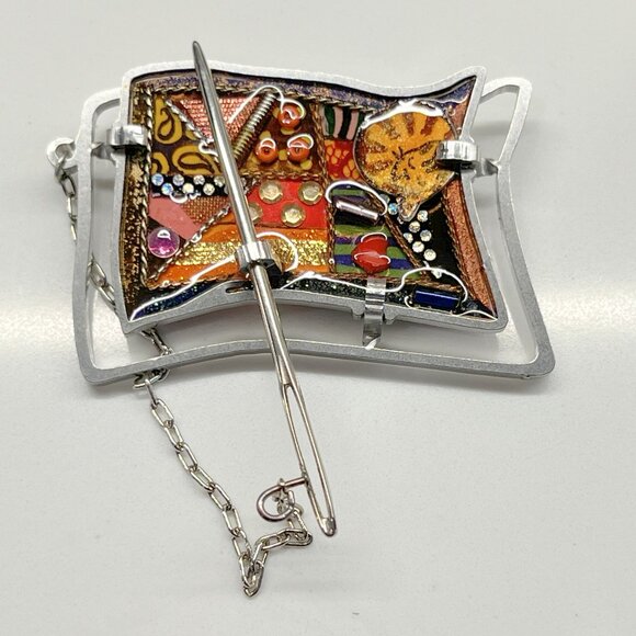 NIB SEEKA QUILT PIN - HAND PAINTED METALLIC FIBROUS STAINLESS STEEL RESIN ARTSY - Picture 2 of 9